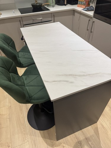 Kitchen island modern - kitchen,
