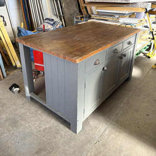 Grey wooden kitchen - wooden, island